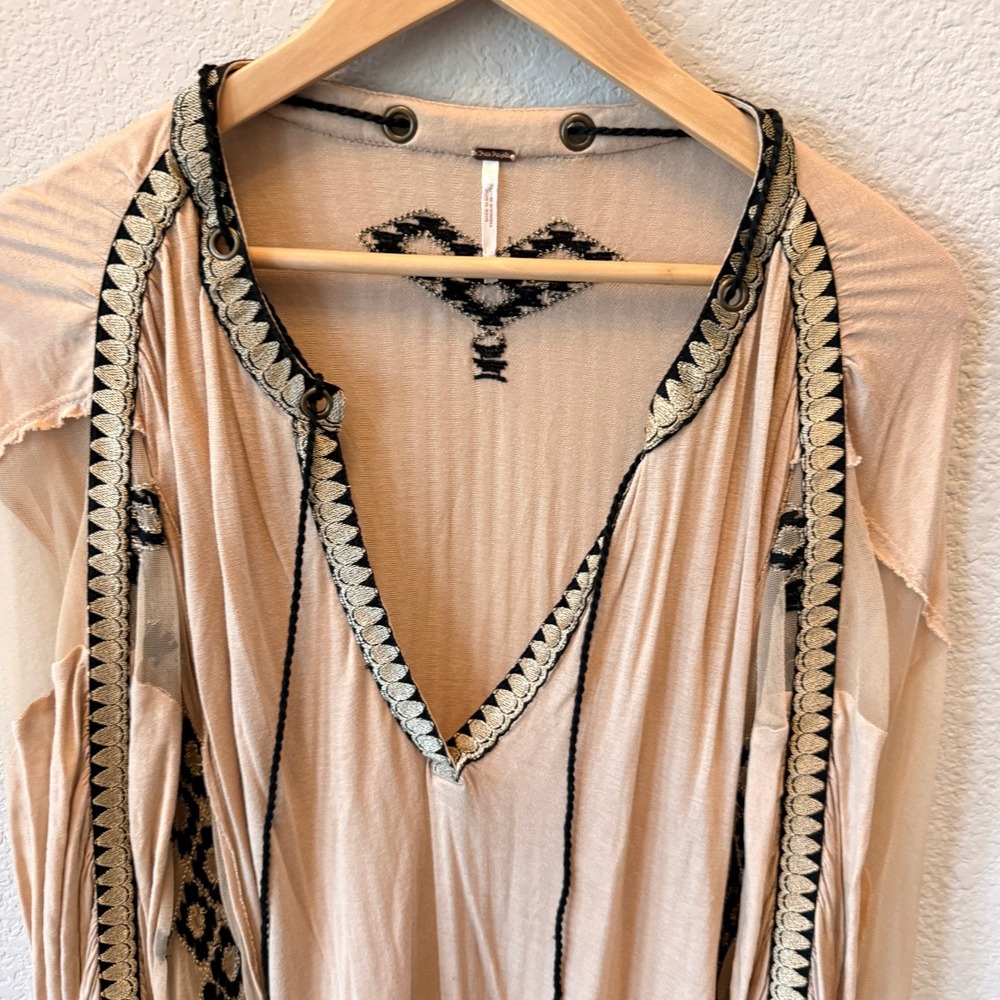 Free People Tunic Boho Embroidered Mesh Womens L Tan Black Tassel V-Neck Top - Picture 2 of 11